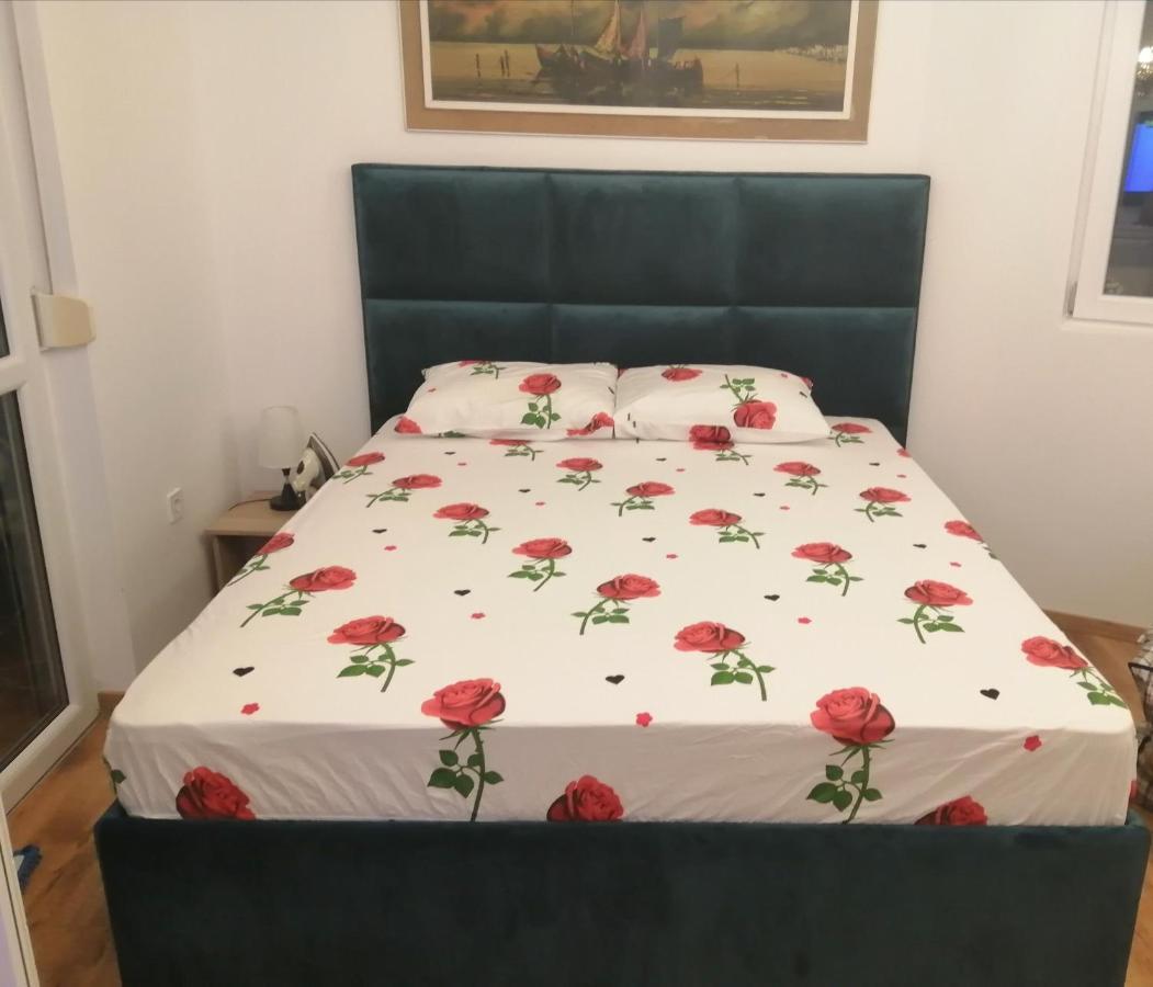 Sveti Stefan- Apartment Dora ภายนอก รูปภาพ